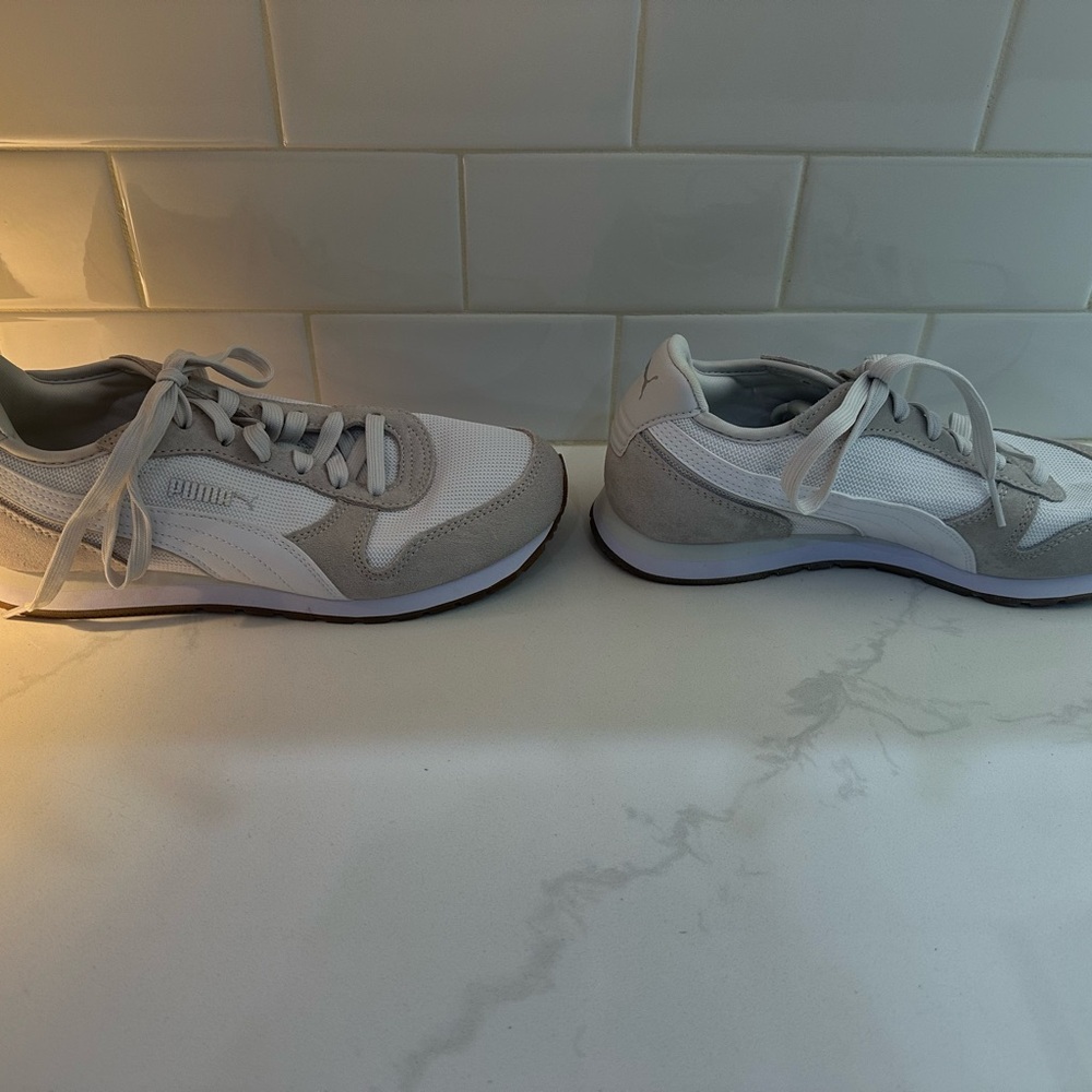 Puma White and Gray Sneakers NWOT -never worn - Picture 5 of 9